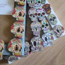 Wooden Sugar Skull Button Photo Frame 4 X 6 Inches - thumbnail 1