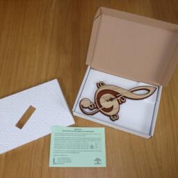 Treble Clef Clock in Wood - Music - thumbnail 3