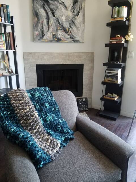 Super Chunky Hand Crochet Blanket [20002Bl] - image 1