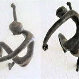 Last Copy/ Dady Bronze Figure Hanging On Nylon Wire/ Man Climbing Against The Wall/ Black Patin/ Part Of Billies Family/ 10.3 - thumbnail 2