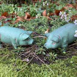 Pair Of Metal Cast Iron Piglet/Pig Ornaments - thumbnail 2