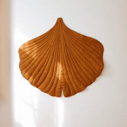 "Linen Ginkgo Leaf Mat ""Caramel" - thumbnail 3