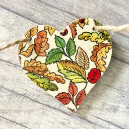 Emma Bridgewater Autumn Leaves Bunting, Rustic Heart Garland For Fall, Woodland Wall Decoration - thumbnail 2