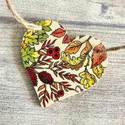 Emma Bridgewater Autumn Leaves Bunting, Rustic Heart Garland For Fall, Woodland Wall Decoration - thumbnail 3