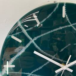 33cm Dark Green & White Abstract Modern Resin Wall Clock, Unusual Decor, Unique Clocks - thumbnail 3