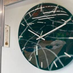 33cm Dark Green & White Abstract Modern Resin Wall Clock, Unusual Decor, Unique Clocks - thumbnail 2