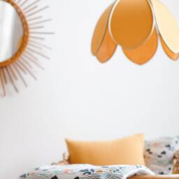 Simple Flower Pendant Light - Honey & Gold - thumbnail 2
