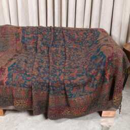 Luxury Boiled Pure Merino Wool Reversible Sofa Or Bed Throws For Ultimate Comfort & Style - Classic Indian Paisley in Red & Blue - thumbnail 2