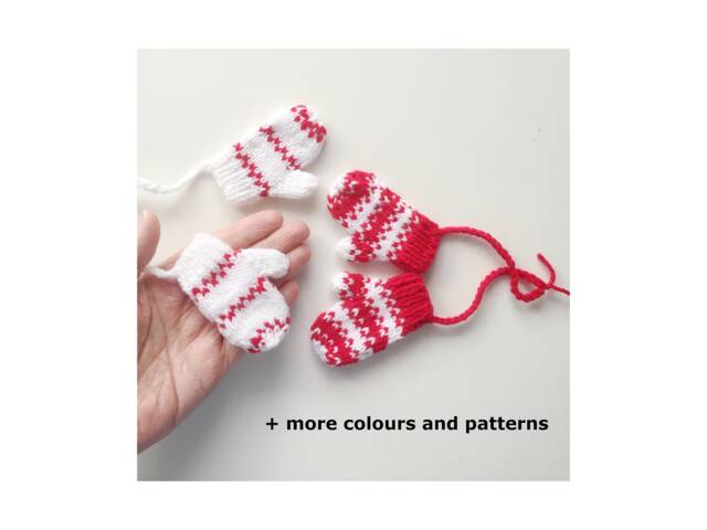 2 Pairs Mini Mittens Handknitted Little Christmas Tree Decorations Ready To Ship - image 1