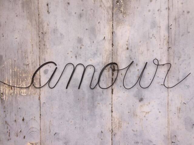 Love Word in Wire Recuit, Message, Phrase, Writing, Quote Recuit Sculpture, Wall Decoration, Door Plate