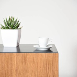 Square Coffee Table in Oak & Black Corian - thumbnail 2