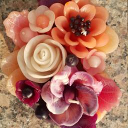 Heart-Shaped Flower Romantically Styled, Wild Flower Candles in Soft Cream Tones - thumbnail 3