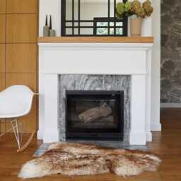 Mouflon Sheepskin Rug, Brown & White Dyed Wool Throw - 48x28 - thumbnail 3