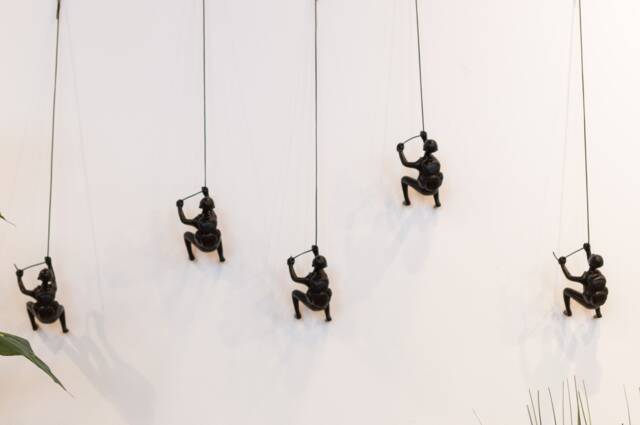 5 Piece Climbing Sculpture Wall Art Gift For Home Decor Interior Design Rock Man Contemporary Artwork Black Mat - image 1