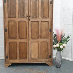 Beautiful Vintage Wardrobe Old Charm Linenfold Oak Raw Wood - thumbnail 2