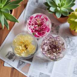 Handmade Natural Flowers Resin Lamp, Epoxy Crystal Ball Small Night Light, Valentine's Day Gifts - thumbnail 2