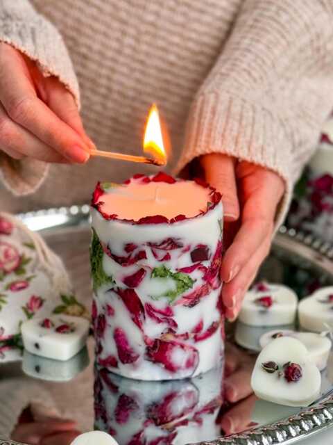 Rose Scented Soy Wax Candle - Dried Petals, Mother's Day Gift - image 1
