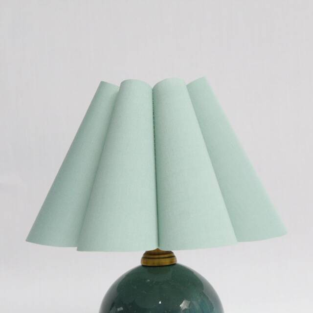 Handmade Light Green Scallop Lampshade Fabric & Acrylic Home Lighting - image 1