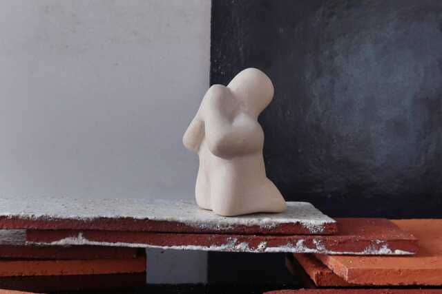 Prayer - Expressive Ceramic Figurine For Sandplay & Counseling - image 1