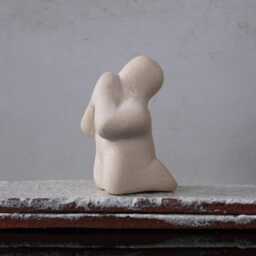 Prayer - Expressive Ceramic Figurine For Sandplay & Counseling - thumbnail 3