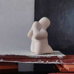 Prayer - Expressive Ceramic Figurine For Sandplay & Counseling - thumbnail 2