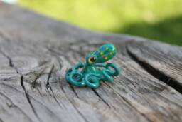 Blown Glass Green & Yellow Octopus Glass Figurine Ocean - thumbnail 1