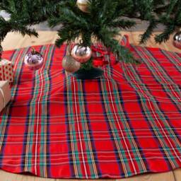 Red Stewart Tree Skirt, Tartan Red Christmas Skirt - thumbnail 3