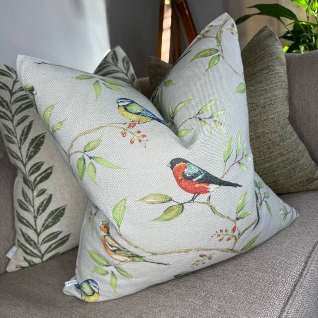 Animal Print , Birds Design Cushion Cover, Decorative Pillow Size 18 - image 1