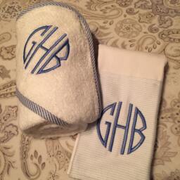 Monogrammed Hooded Towel & Burp Cloth Set Boy/Girl Pink/Blue Baby Shower Gift - thumbnail 4
