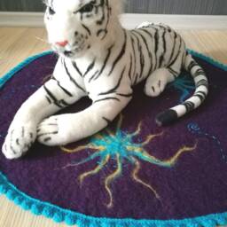 Wet Felted Rug/Pet Mat Round Cat Carpet - thumbnail 2