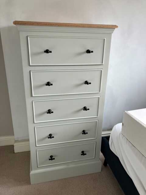 Wellington Chest Of Drawers - 5 Edwardian Style, Beaded & Molding Under Oak Top