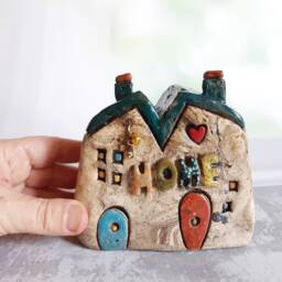 Ceramic House Sculpture With The Word Home & A Tiny Metal Key - thumbnail 3
