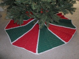 Christmas Tree Skirt - in Red, Green & Cream With Gold Metallic Effect