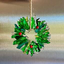 Fused Glass Christmas Wreath Ornament Green & Red Holiday Decor Different Shades Of Transparent Green Clear Glass With Red Berries - thumbnail 3