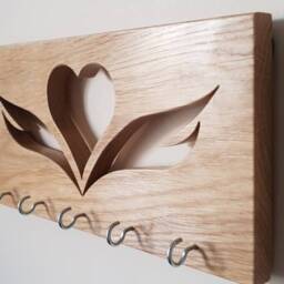 Wooden Key Holder Solid Oak Handmade With Heart Cut Out Detail Wall Mounting - thumbnail 3