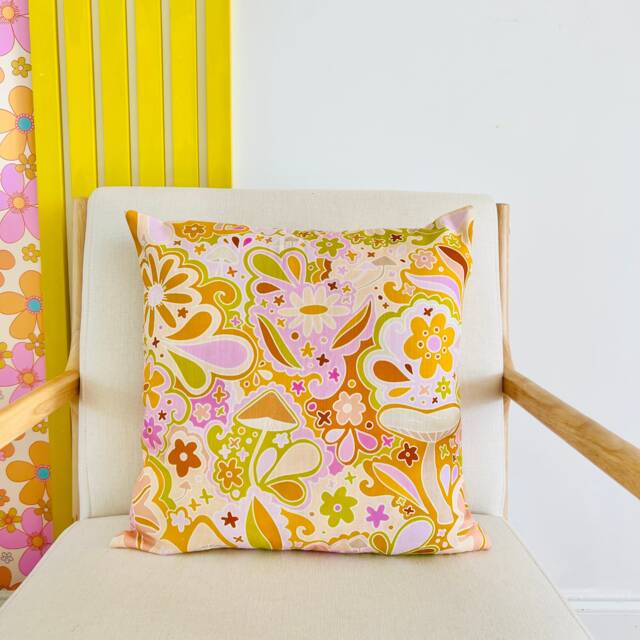 Retro 60S Floral Pillow Cover, Pink & Orange Accent - 18x18 In - image 1