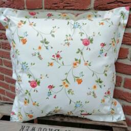 Outdoor Cushion Scattered Flowers On Beige Made Of Oilcloth in 3 Sizes - thumbnail 3