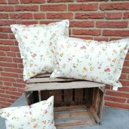 Outdoor Cushion Scattered Flowers On Beige Made Of Oilcloth in 3 Sizes - thumbnail 1