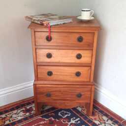 Vintage Georgian Style Mahogany Four Drawer Bedside Chest Of Drawers - thumbnail 2