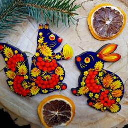 Animal Christmas Tree Decorations Set, Squirrel Rabbit Hegehog, Unique Wooden Ornaments Hand Painted in Ukrainian Art Petrykivka - thumbnail 2