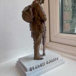 Lest We Forget Soldier Statue - Remembrance Day Tribute Memorial Figure - thumbnail 4