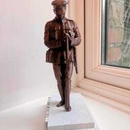 Lest We Forget Soldier Statue - Remembrance Day Tribute Memorial Figure - thumbnail 3