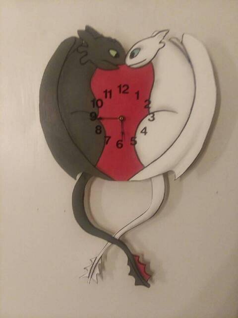 Toothless Heart Pendulum Clock