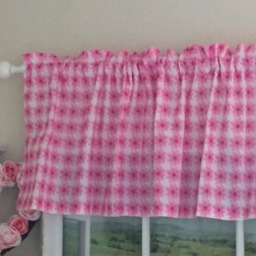 Pretty Pink Flowers Valance ~ 65 Inches Wide - thumbnail 2