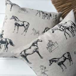 Softened Linen Throw Pillow Cover in Horse Pattern/Double Sided Linen Pillow Case/Horse Decor/ Farmhouse Cushion - thumbnail 4