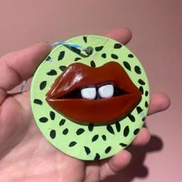 Quirky Big Lips Wall Hanging - thumbnail 3