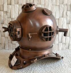 Diving Helmet in 18 Inch For Home Decor Figurines Iron & Aluminium - thumbnail 1