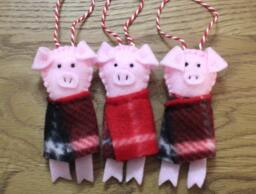 Handmade Felt Pig in Blanket Decoration, Felt Christmas Tree Decorations, Pigs Blankets Decoration, Hanging Pigs