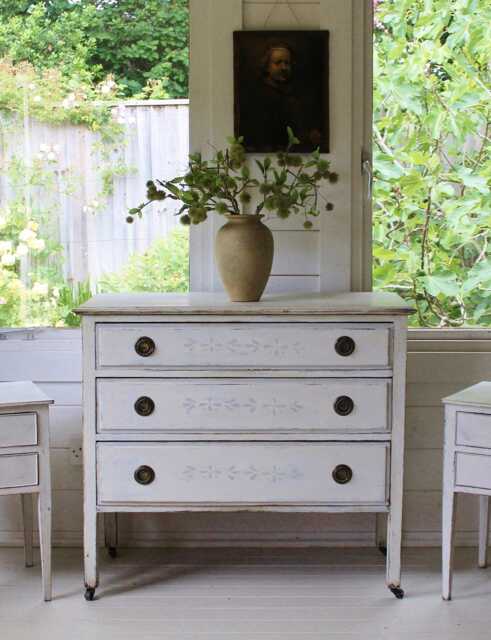 Hand Painted Antique Gustavian Style Stencilled Commode/Chest Of Drawers - image 1