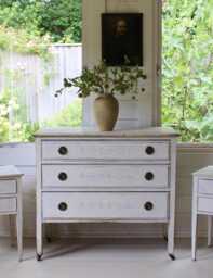 Hand Painted Antique Gustavian Style Stencilled Commode/Chest Of Drawers
